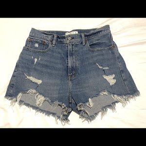 NWOT! Abercrombie Curve Love High Rise Mom Shorts